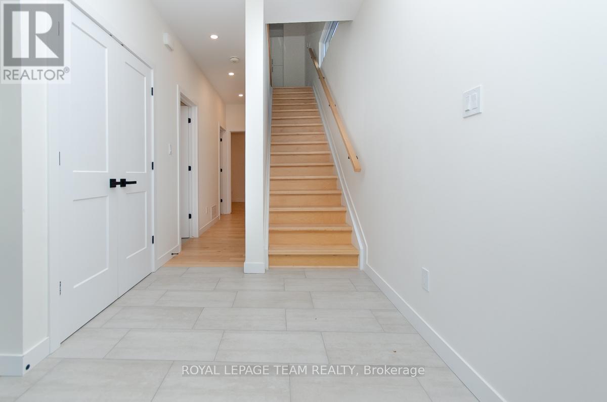 88 Hamilton Avenue N, Ottawa, Ontario  K1Y 1B9 - Photo 7 - X12447798