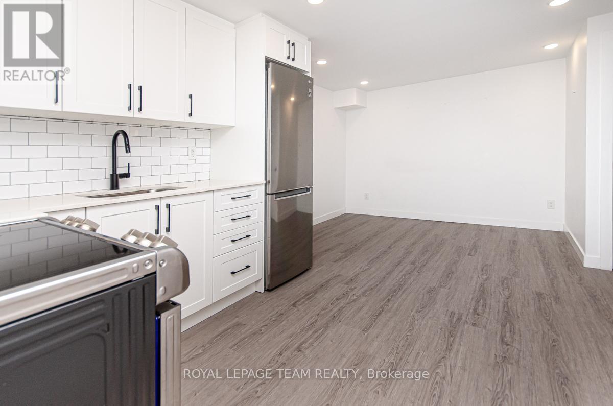 B - 123 Carruthers Avenue, Ottawa, Ontario  K1Y 1N4 - Photo 11 - X12447799