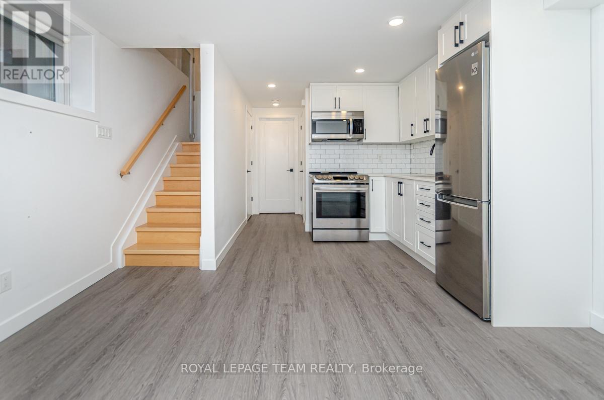 B - 123 Carruthers Avenue, Ottawa, Ontario  K1Y 1N4 - Photo 3 - X12447799