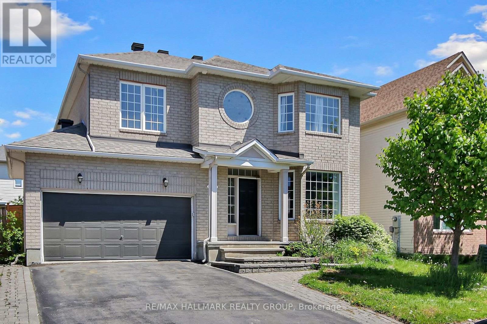206 Annapolis Circle, Ottawa, Ontario  K1V 1Y9 - Photo 1 - X12447816