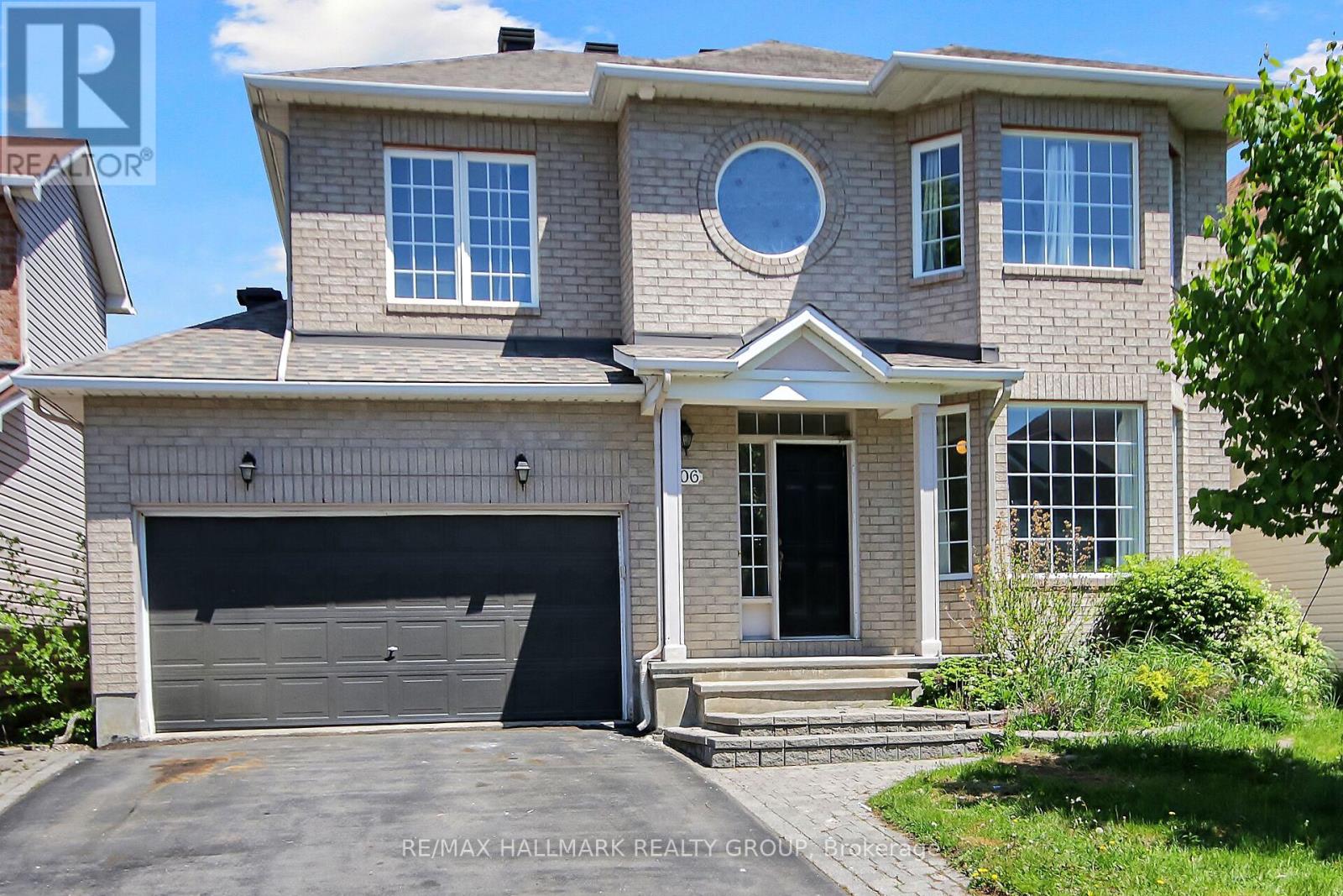206 Annapolis Circle, Ottawa, Ontario  K1V 1Y9 - Photo 2 - X12447816