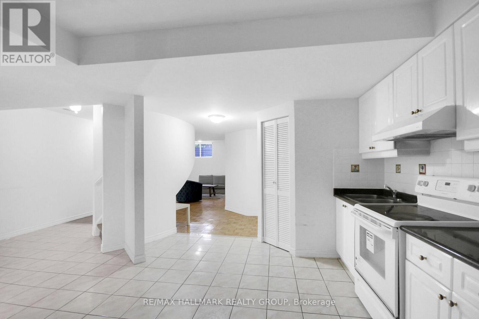 206 Annapolis Circle, Ottawa, Ontario  K1V 1Y9 - Photo 43 - X12447816