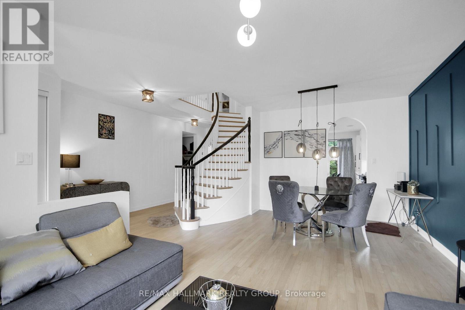 206 Annapolis Circle, Ottawa, Ontario  K1V 1Y9 - Photo 6 - X12447816