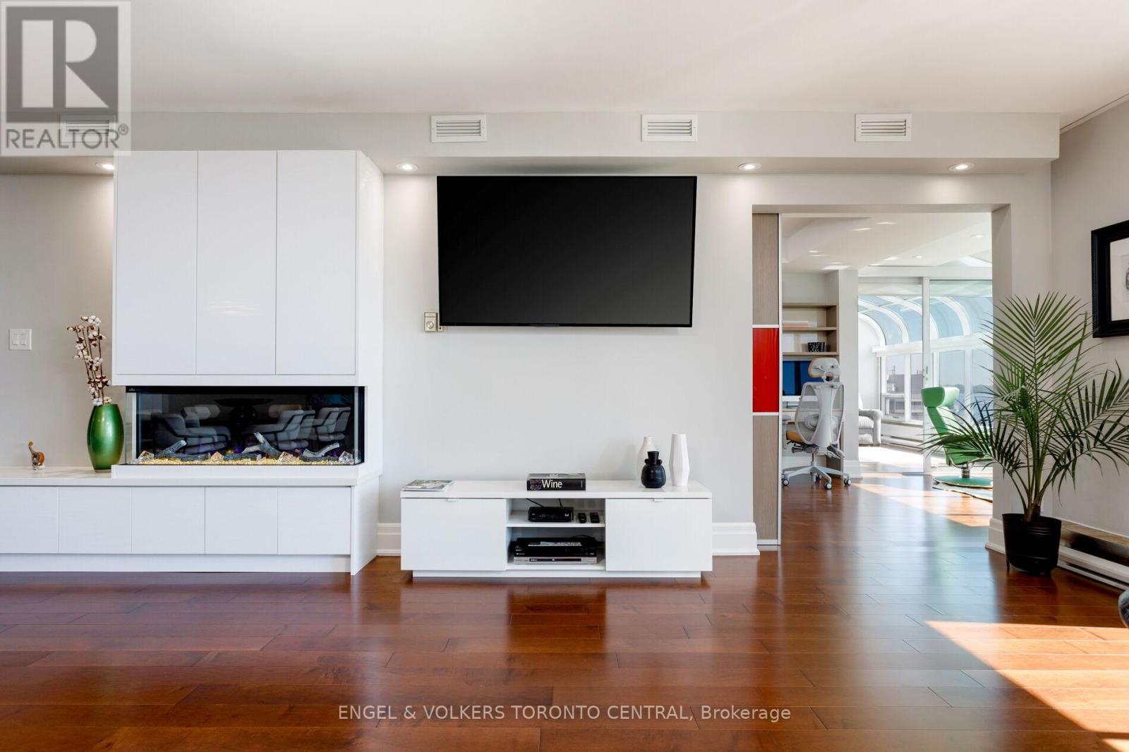 803e - 460 Queens Quay Way W, Toronto, Ontario  M5V 2Y5 - Photo 12 - C12447719