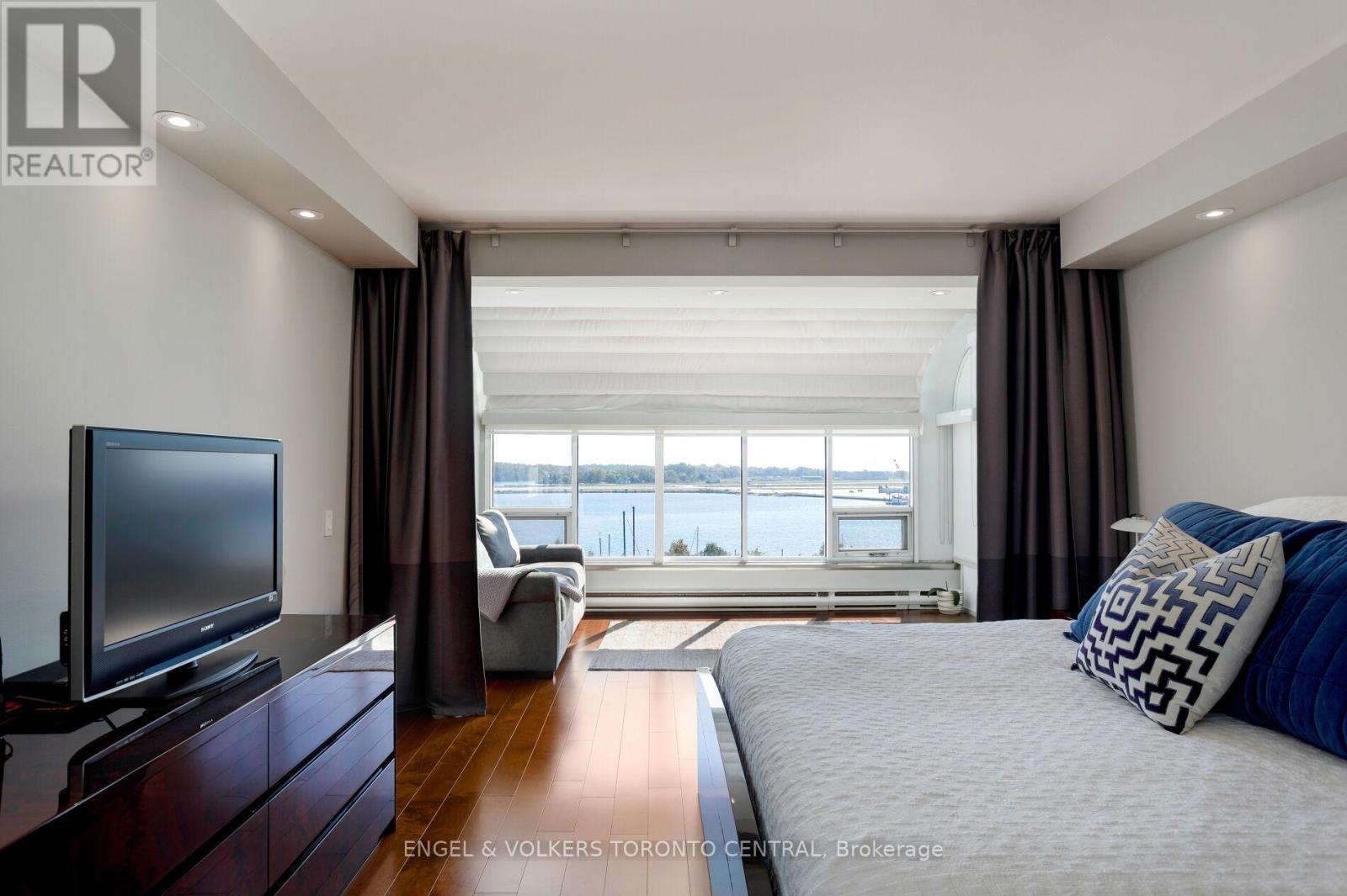 803e - 460 Queens Quay Way W, Toronto, Ontario  M5V 2Y5 - Photo 18 - C12447719
