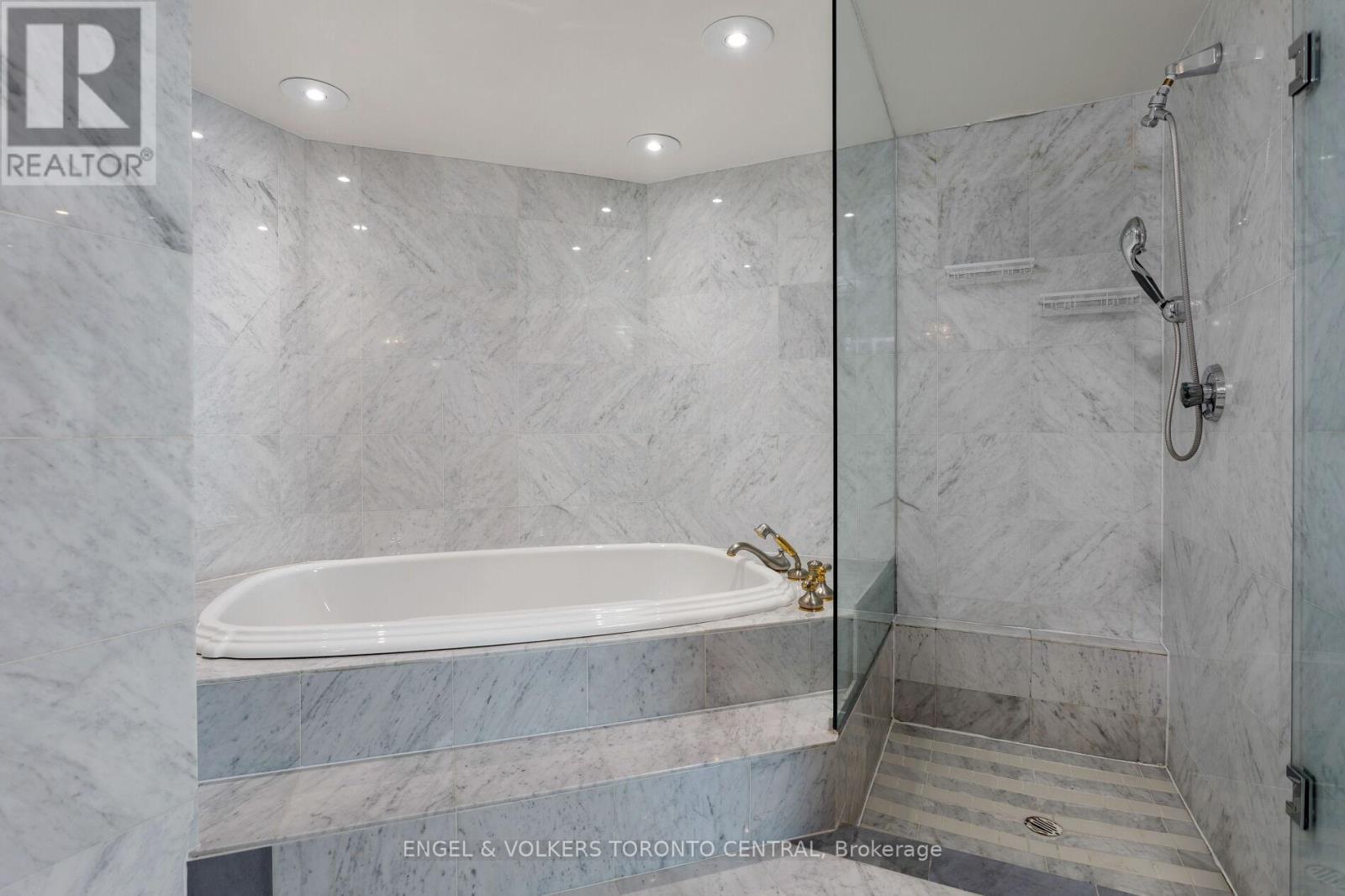 803e - 460 Queens Quay Way W, Toronto, Ontario  M5V 2Y5 - Photo 23 - C12447719