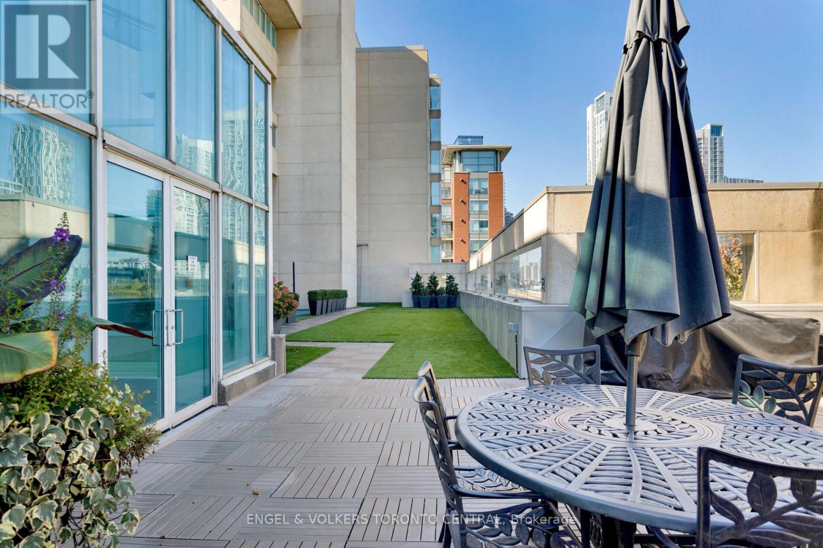 803e - 460 Queens Quay Way W, Toronto, Ontario  M5V 2Y5 - Photo 33 - C12447719