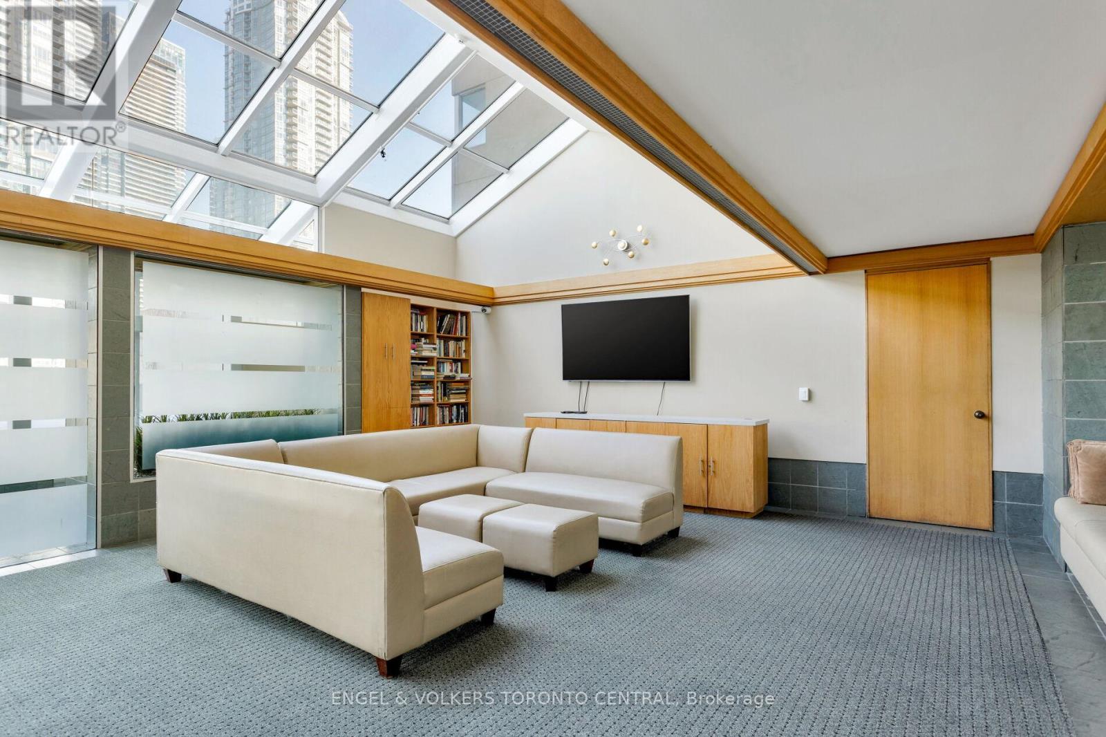 803e - 460 Queens Quay Way W, Toronto, Ontario  M5V 2Y5 - Photo 38 - C12447719