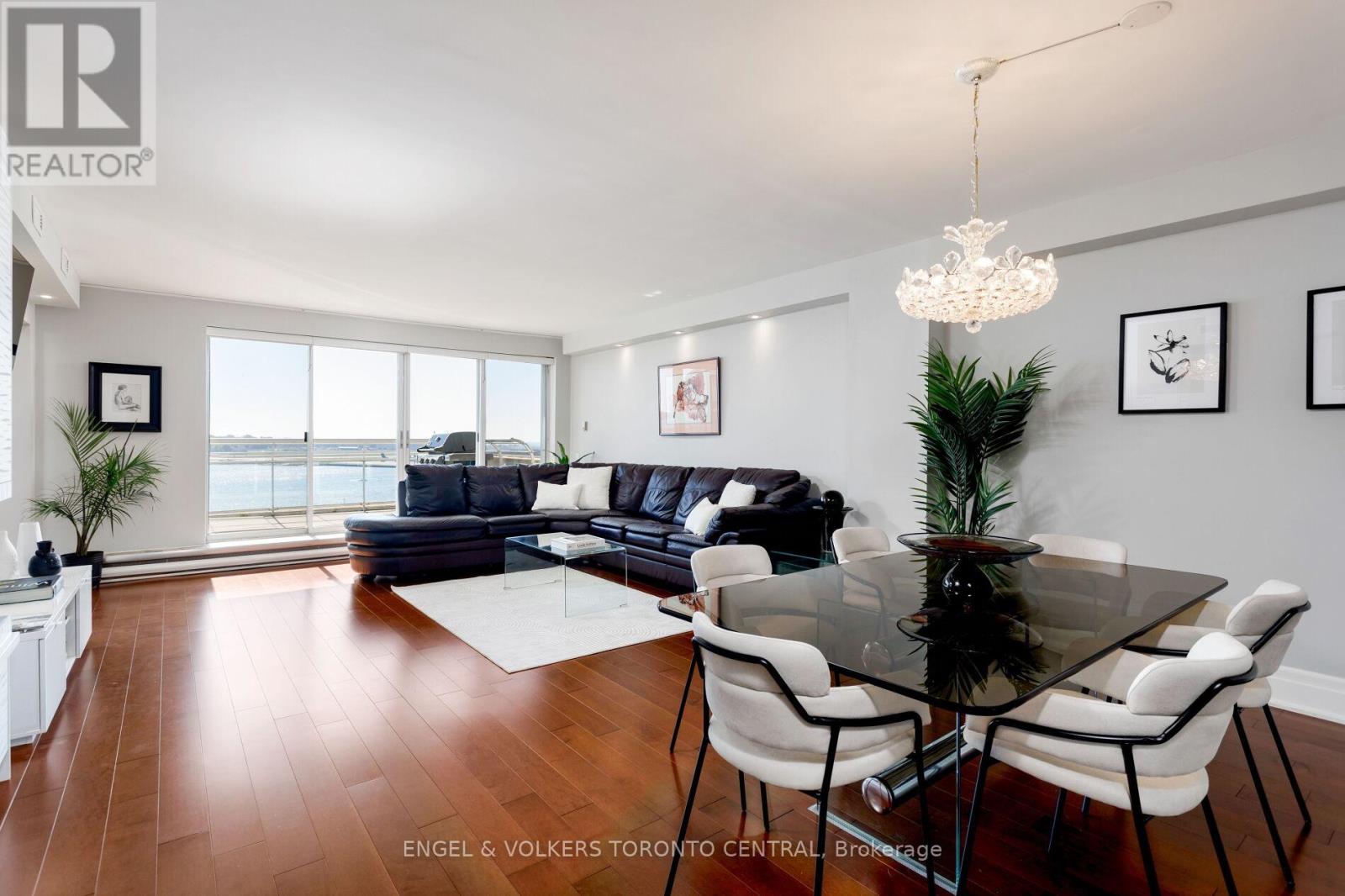 803e - 460 Queens Quay Way W, Toronto, Ontario  M5V 2Y5 - Photo 6 - C12447719