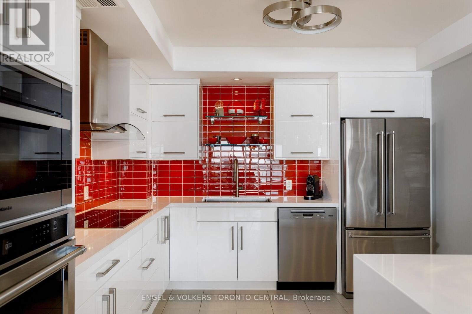 803e - 460 Queens Quay Way W, Toronto, Ontario  M5V 2Y5 - Photo 7 - C12447719