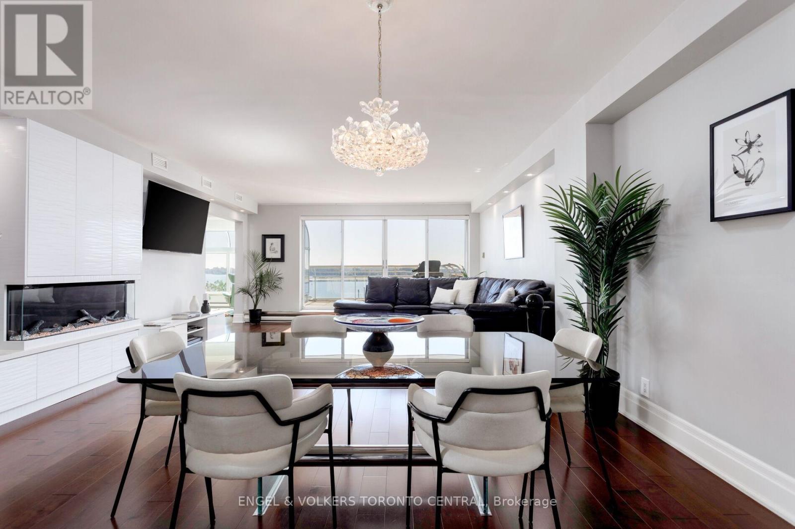 803e - 460 Queens Quay Way W, Toronto, Ontario  M5V 2Y5 - Photo 9 - C12447719