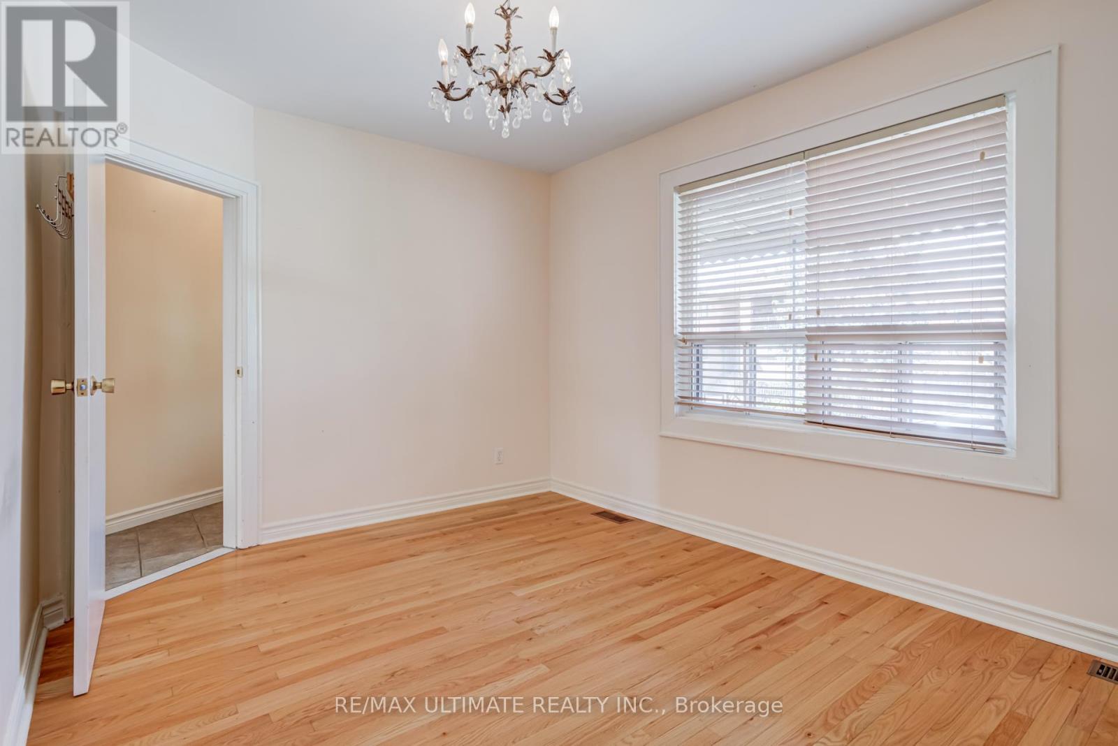 75 Amherst Avenue, Toronto (Oakwood Village), Ontario  M6E 1Z5 - Photo 12 - C12447739