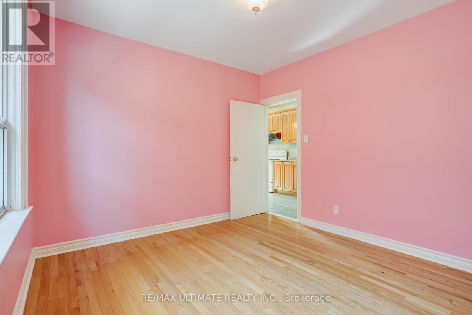 75 Amherst Avenue, Toronto (Oakwood Village), Ontario  M6E 1Z5 - Photo 14 - C12447739