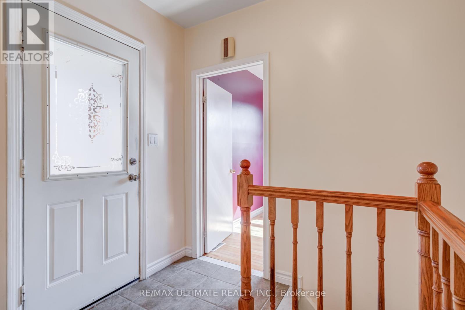 75 Amherst Avenue, Toronto (Oakwood Village), Ontario  M6E 1Z5 - Photo 16 - C12447739