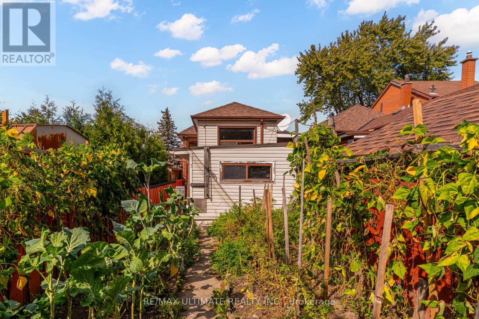 75 Amherst Avenue, Toronto (Oakwood Village), Ontario  M6E 1Z5 - Photo 29 - C12447739