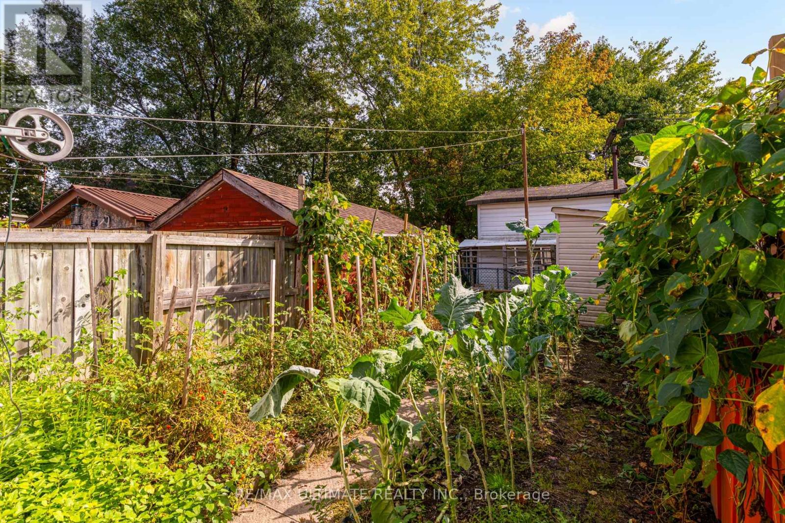 75 Amherst Avenue, Toronto (Oakwood Village), Ontario  M6E 1Z5 - Photo 30 - C12447739