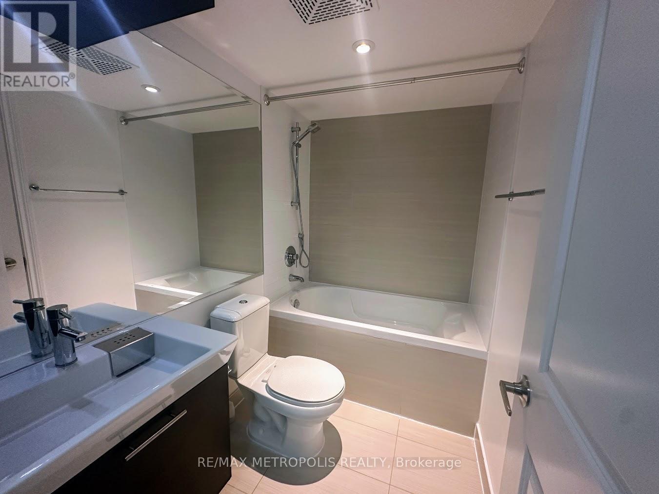 3911 - 386 Yonge Street, Toronto, Ontario  M5B 0A5 - Photo 21 - C12447757
