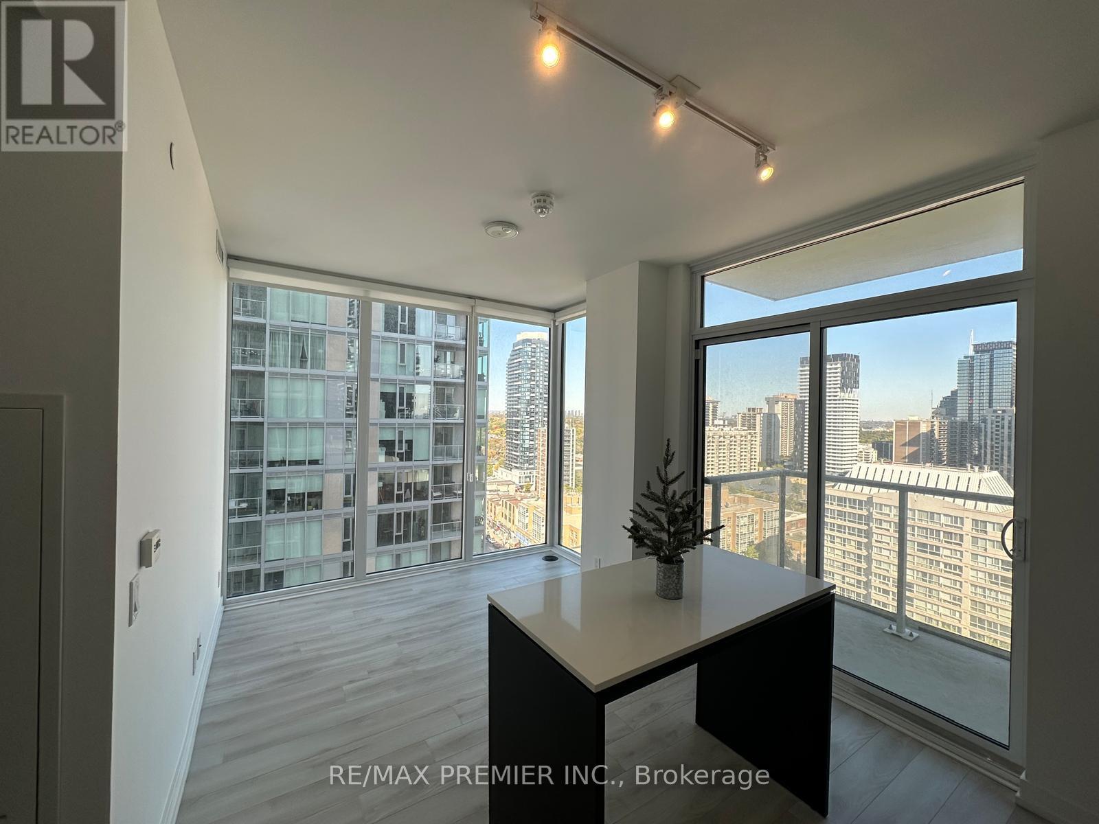 1403 - 33 Helendale Avenue, Toronto, Ontario  M4R 0A4 - Photo 2 - C12447769