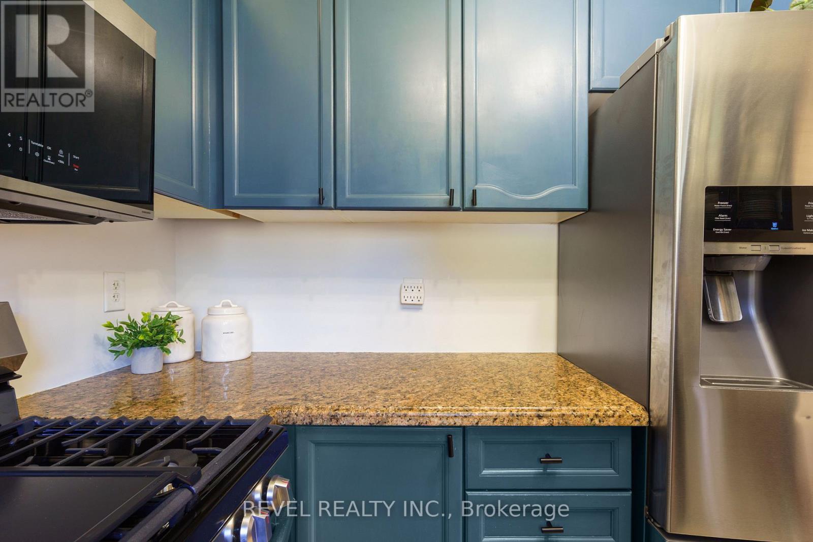 14 Fox Run, Hamilton, Ontario  L0R 2H8 - Photo 14 - X12433372