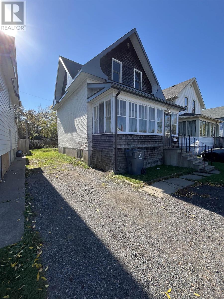 318 Dease St, Thunder Bay, Ontario  P7C 2H8 - Photo 1 - TB253155