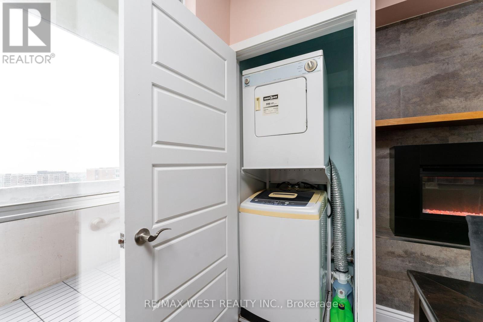 Ph5 - 5 Massey Square, Toronto (Crescent Town), Ontario  M4C 5L6 - Photo 14 - E12447734