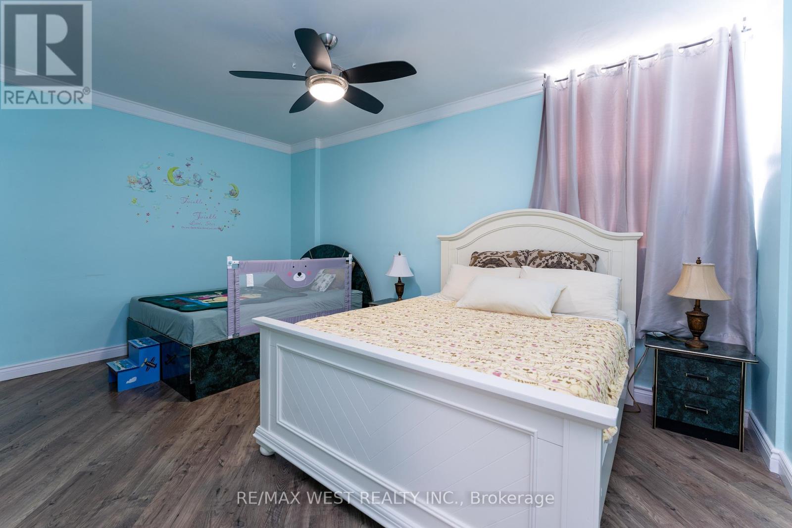Ph5 - 5 Massey Square, Toronto (Crescent Town), Ontario  M4C 5L6 - Photo 24 - E12447734