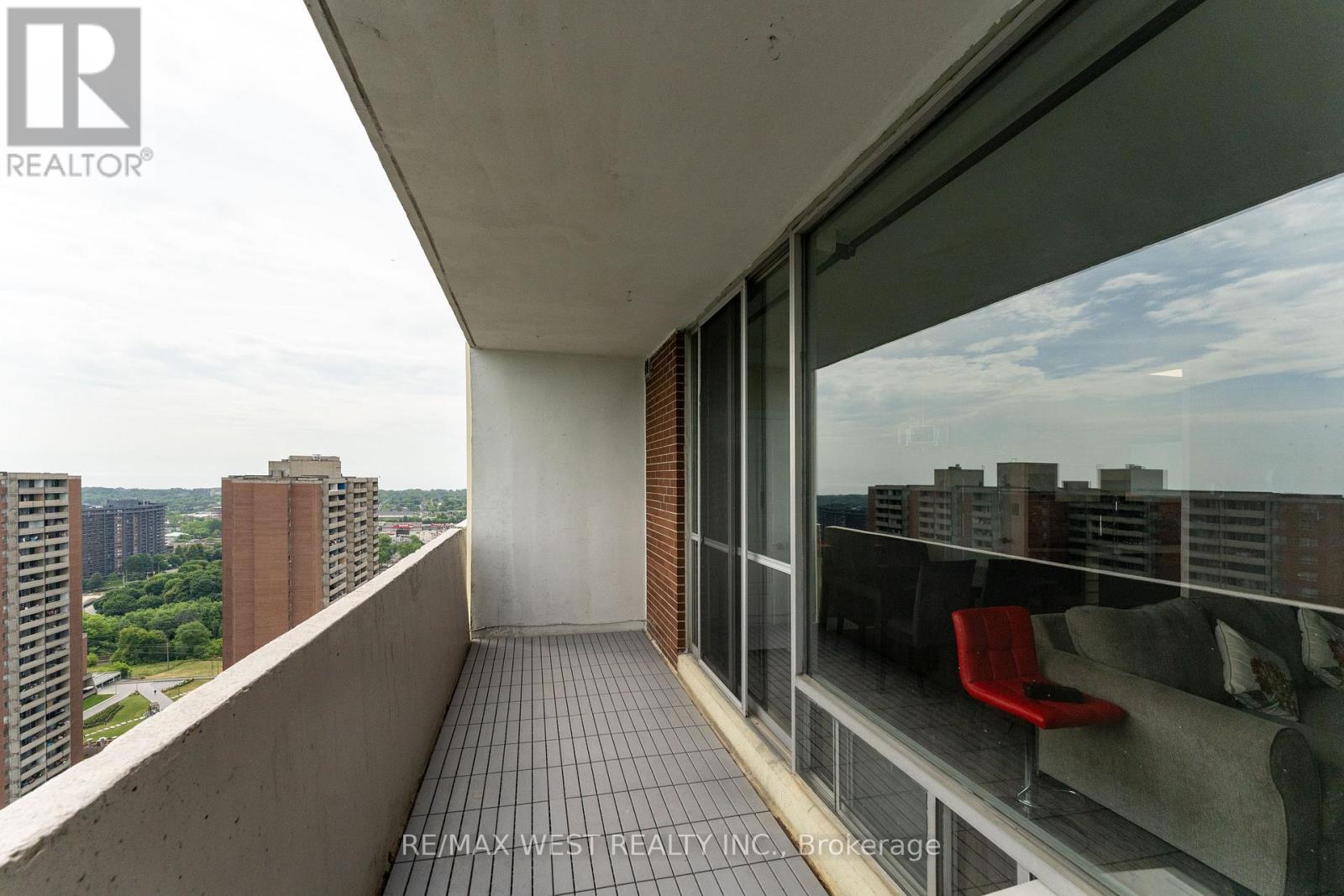 Ph5 - 5 Massey Square, Toronto (Crescent Town), Ontario  M4C 5L6 - Photo 29 - E12447734
