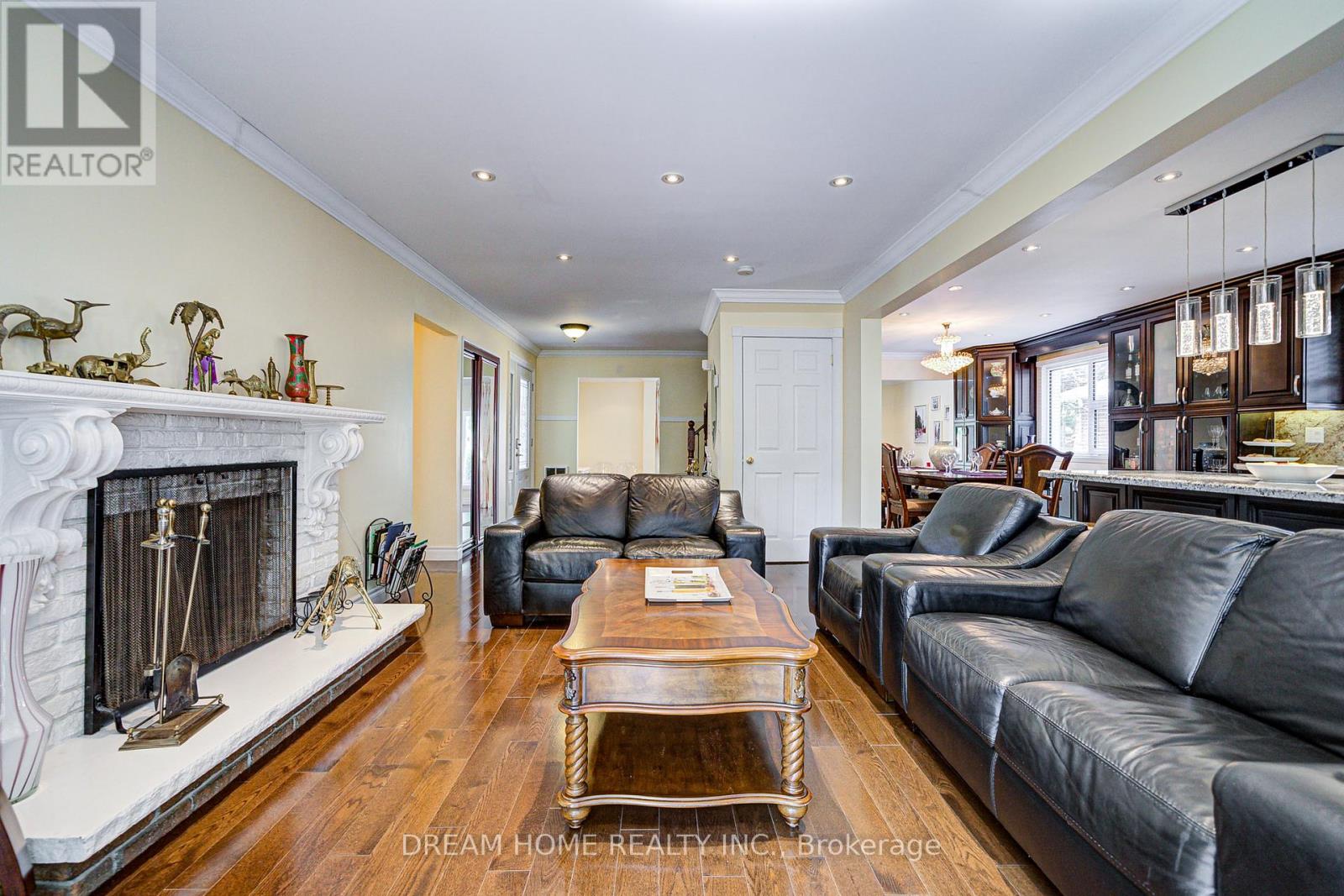 811 Huntingwood Drive, Toronto (Tam O'shanter-Sullivan), Ontario  M1T 2L8 - Photo 10 - E12447746
