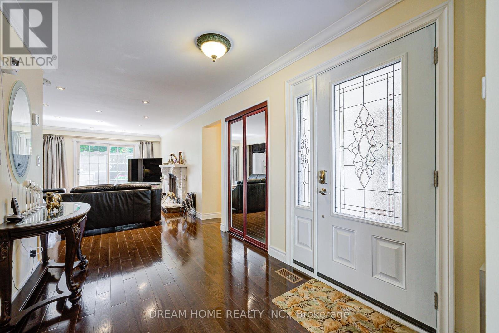 811 Huntingwood Drive, Toronto (Tam O'shanter-Sullivan), Ontario  M1T 2L8 - Photo 5 - E12447746