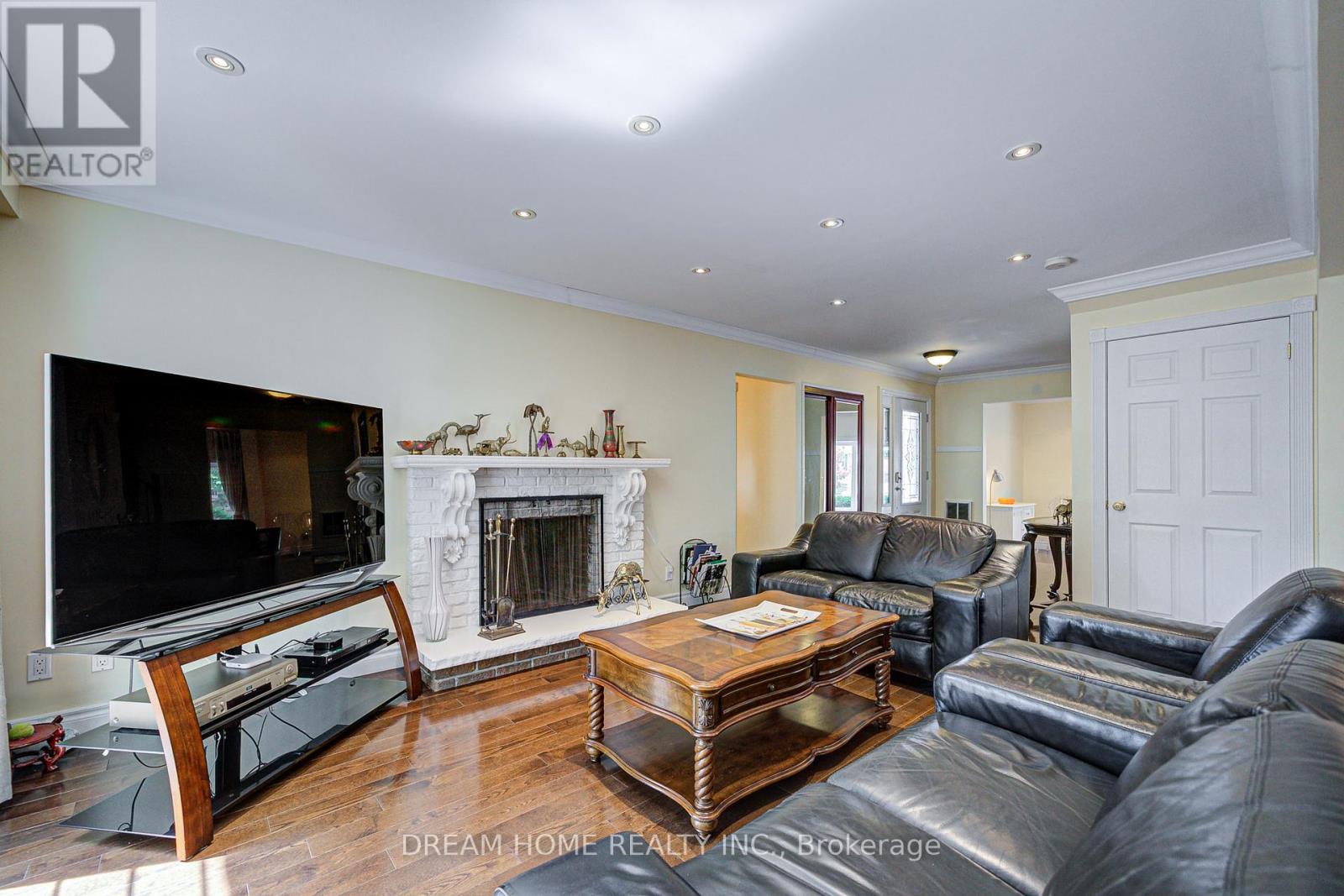 811 Huntingwood Drive, Toronto (Tam O'shanter-Sullivan), Ontario  M1T 2L8 - Photo 9 - E12447746