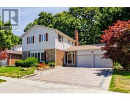 811 HUNTINGWOOD DRIVE, Toronto, Ontario