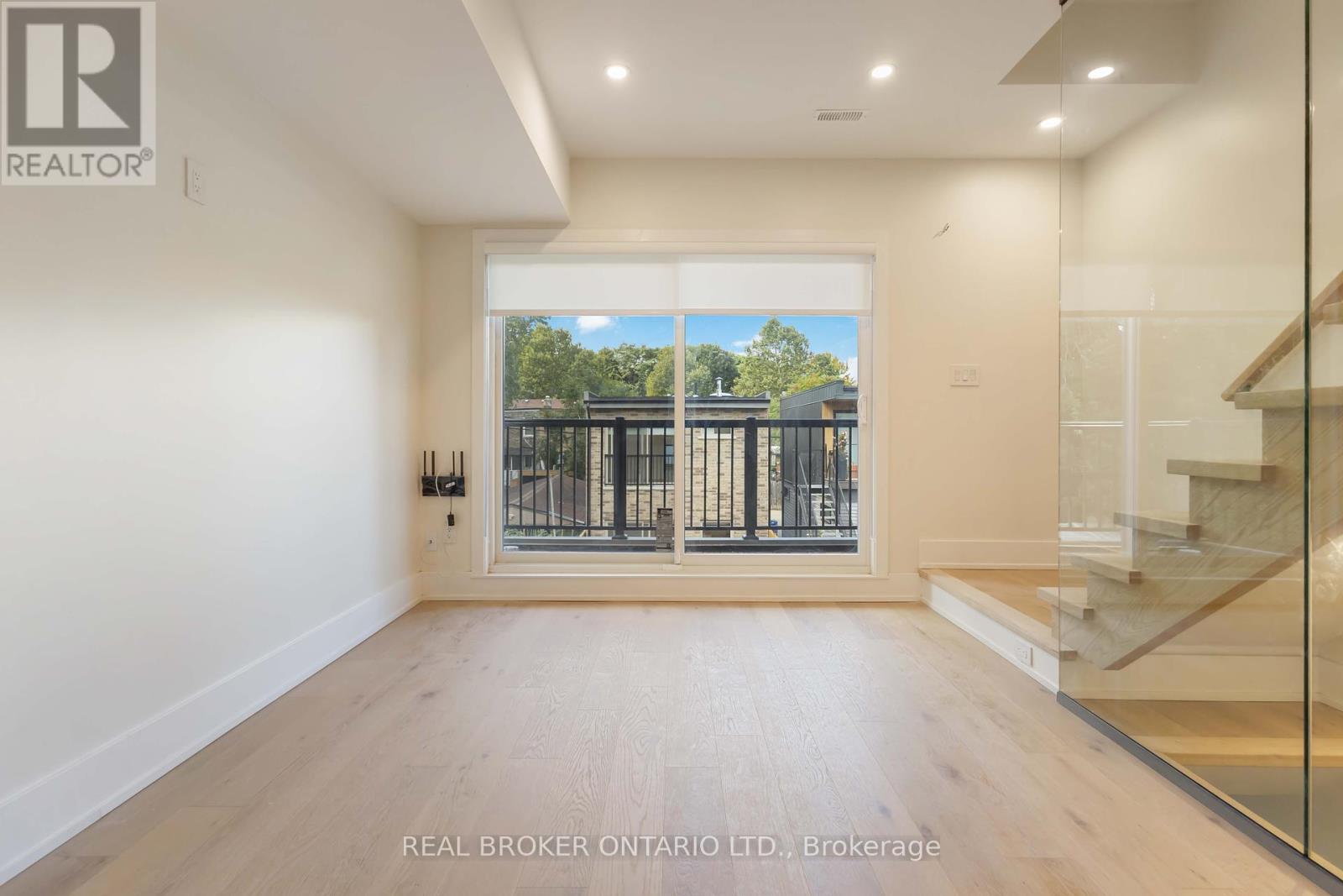 Unit R - 72 Jones Avenue, Toronto, Ontario  M4M 2Z8 - Photo 5 - E12447786