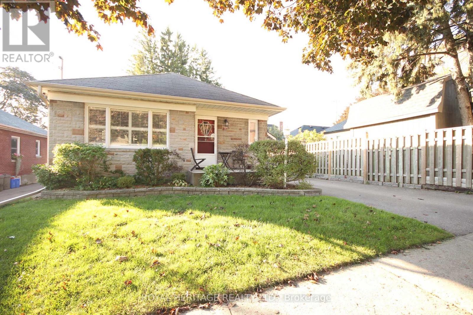 373 Colborne Street E, Oshawa, Ontario  L1G 1M9 - Photo 1 - E12447818