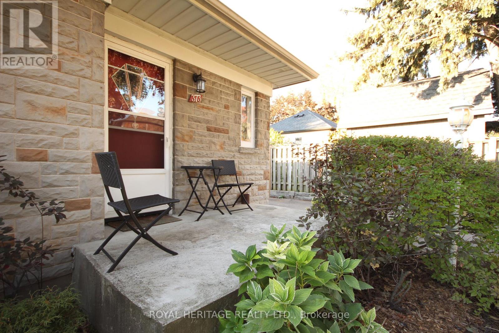 373 Colborne Street E, Oshawa, Ontario  L1G 1M9 - Photo 3 - E12447818