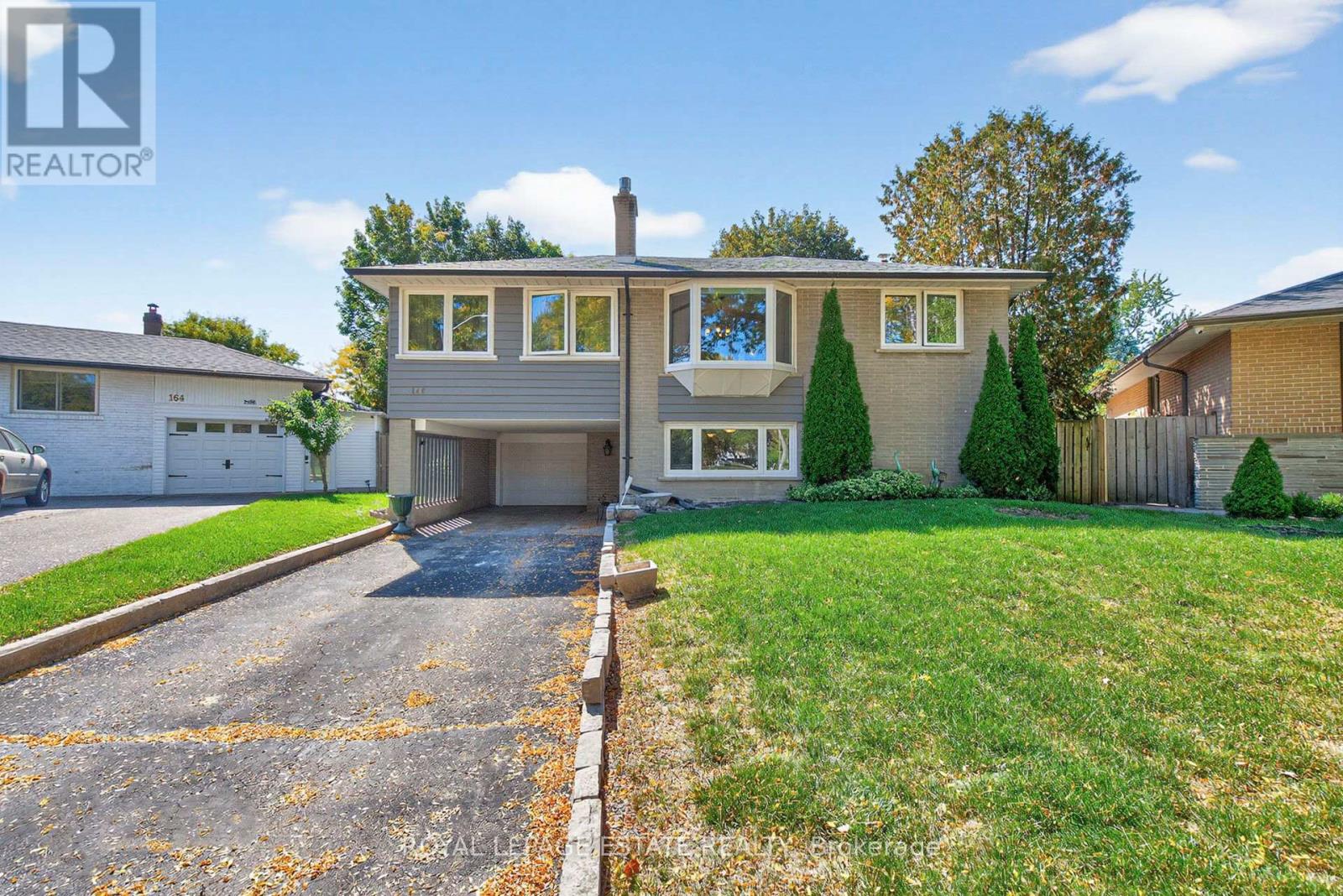 166 Kenvale Court, Richmond Hill, Ontario  L4C 4S9 - Photo 2 - N12447730