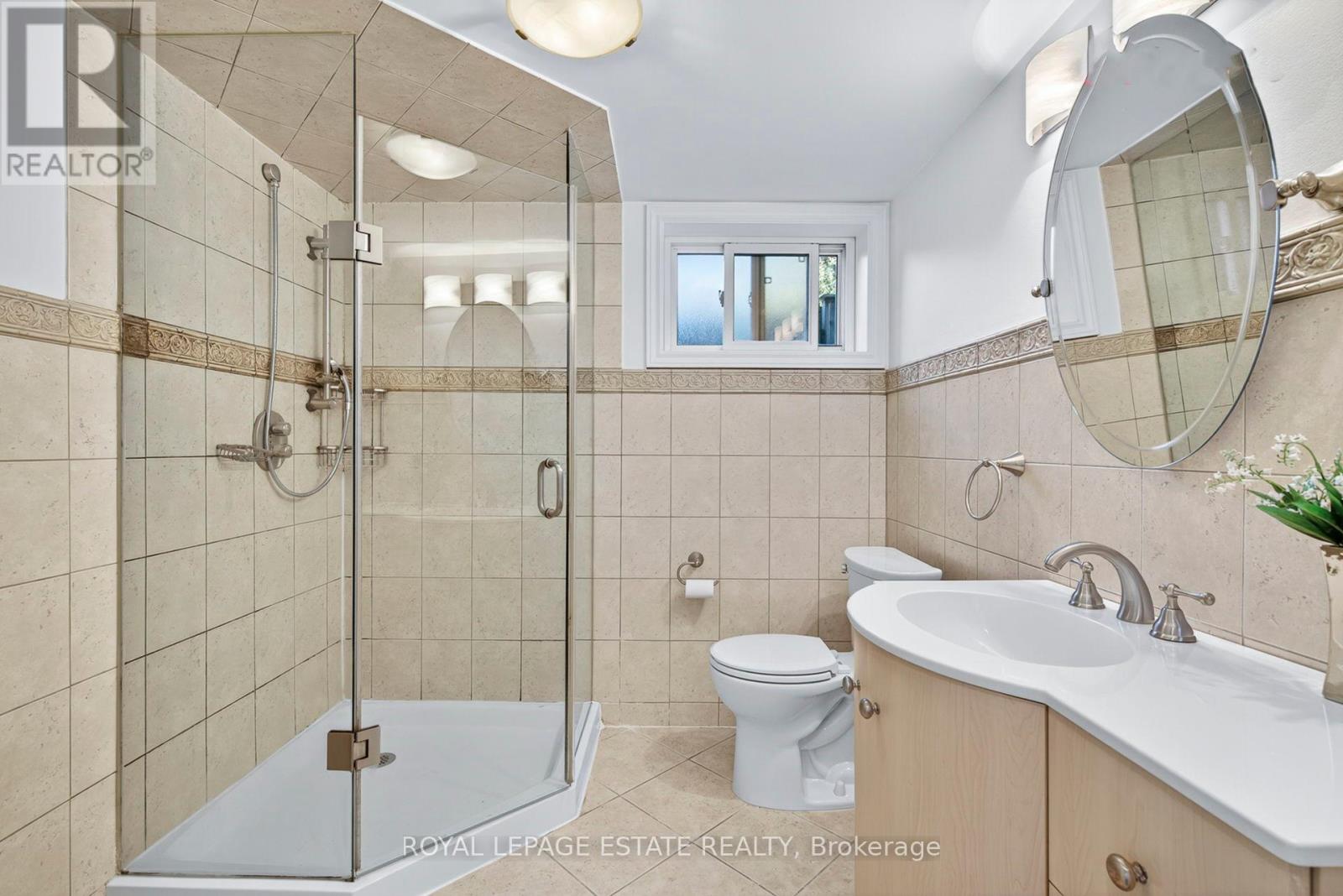 166 Kenvale Court, Richmond Hill, Ontario  L4C 4S9 - Photo 23 - N12447730