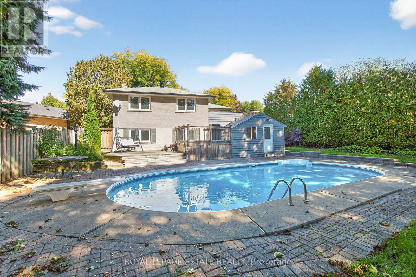 166 Kenvale Court, Richmond Hill, Ontario  L4C 4S9 - Photo 3 - N12447730