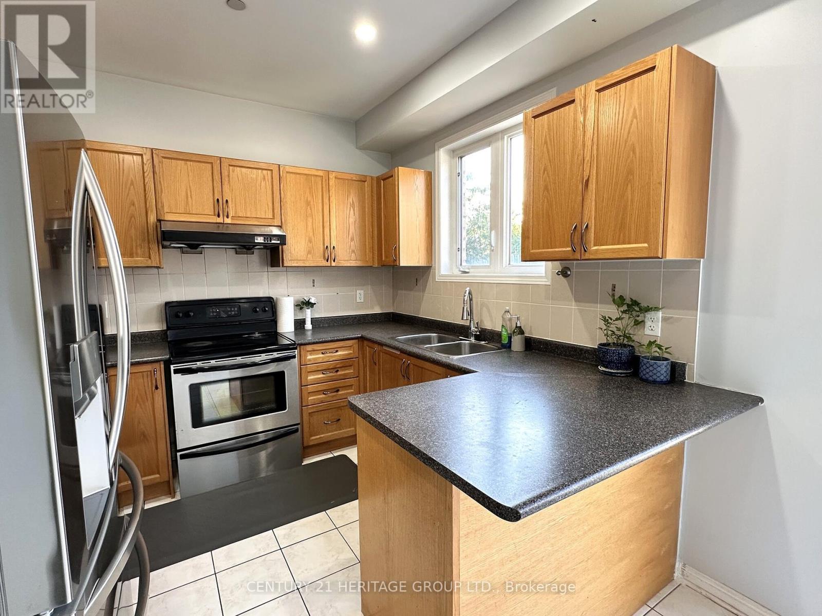 28 Voysey Way, Markham, Ontario  L3S 0B4 - Photo 12 - N12447732