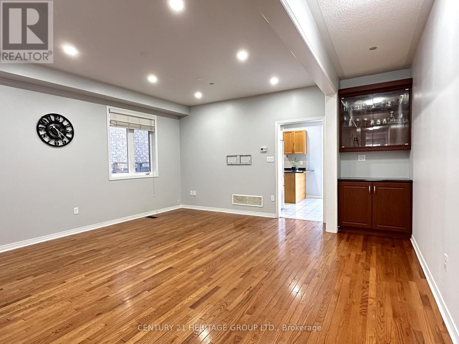 28 Voysey Way, Markham, Ontario  L3S 0B4 - Photo 5 - N12447732