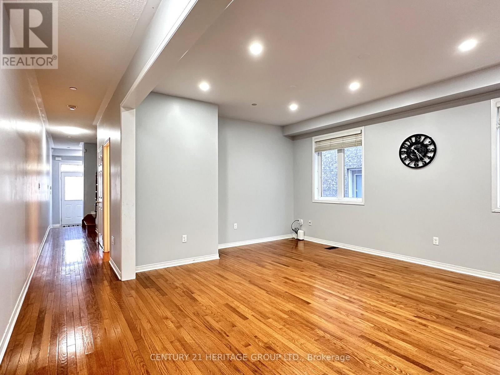 28 Voysey Way, Markham, Ontario  L3S 0B4 - Photo 7 - N12447732
