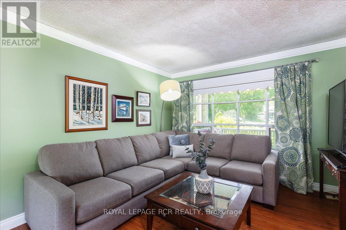 55 Valley Mills Road, East Gwillimbury (Mt Albert), Ontario  L0G 1M0 - Photo 11 - N12447773