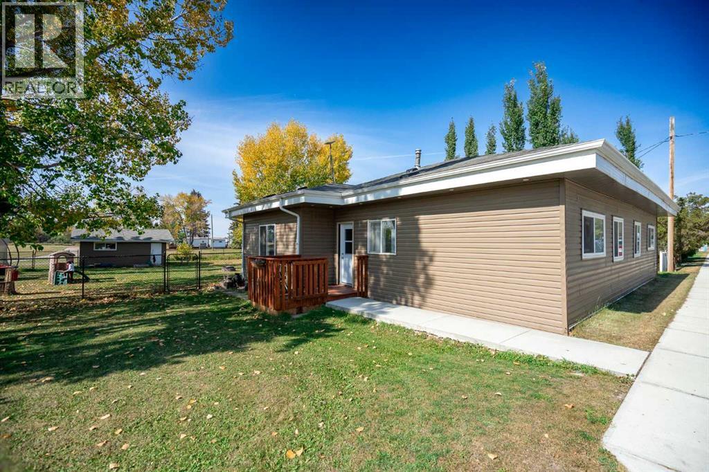 606 Condor Rd, Condor, Alberta  T0M 0P0 - Photo 2 - A2258849