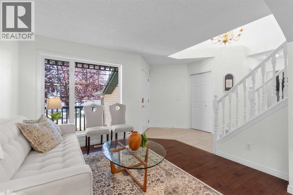 338 Panamount Drive Nw, Calgary, Alberta  T3K 5M1 - Photo 6 - A2244153