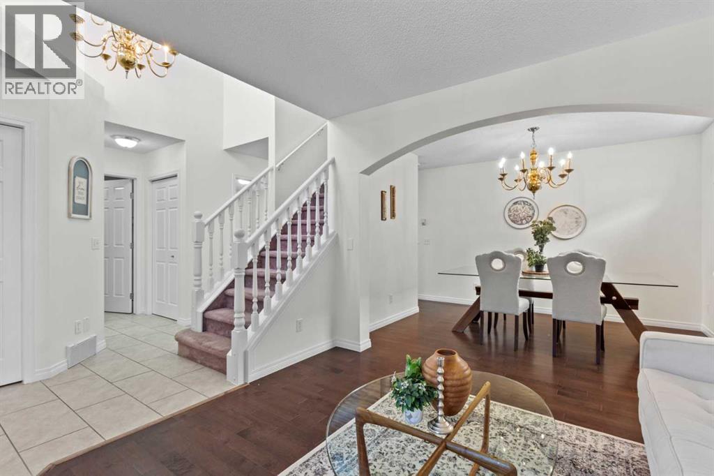 338 Panamount Drive Nw, Calgary, Alberta  T3K 5M1 - Photo 8 - A2244153