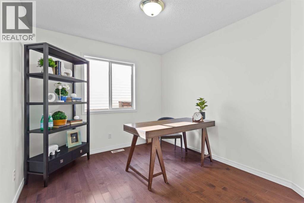 338 Panamount Drive Nw, Calgary, Alberta  T3K 5M1 - Photo 12 - A2244153