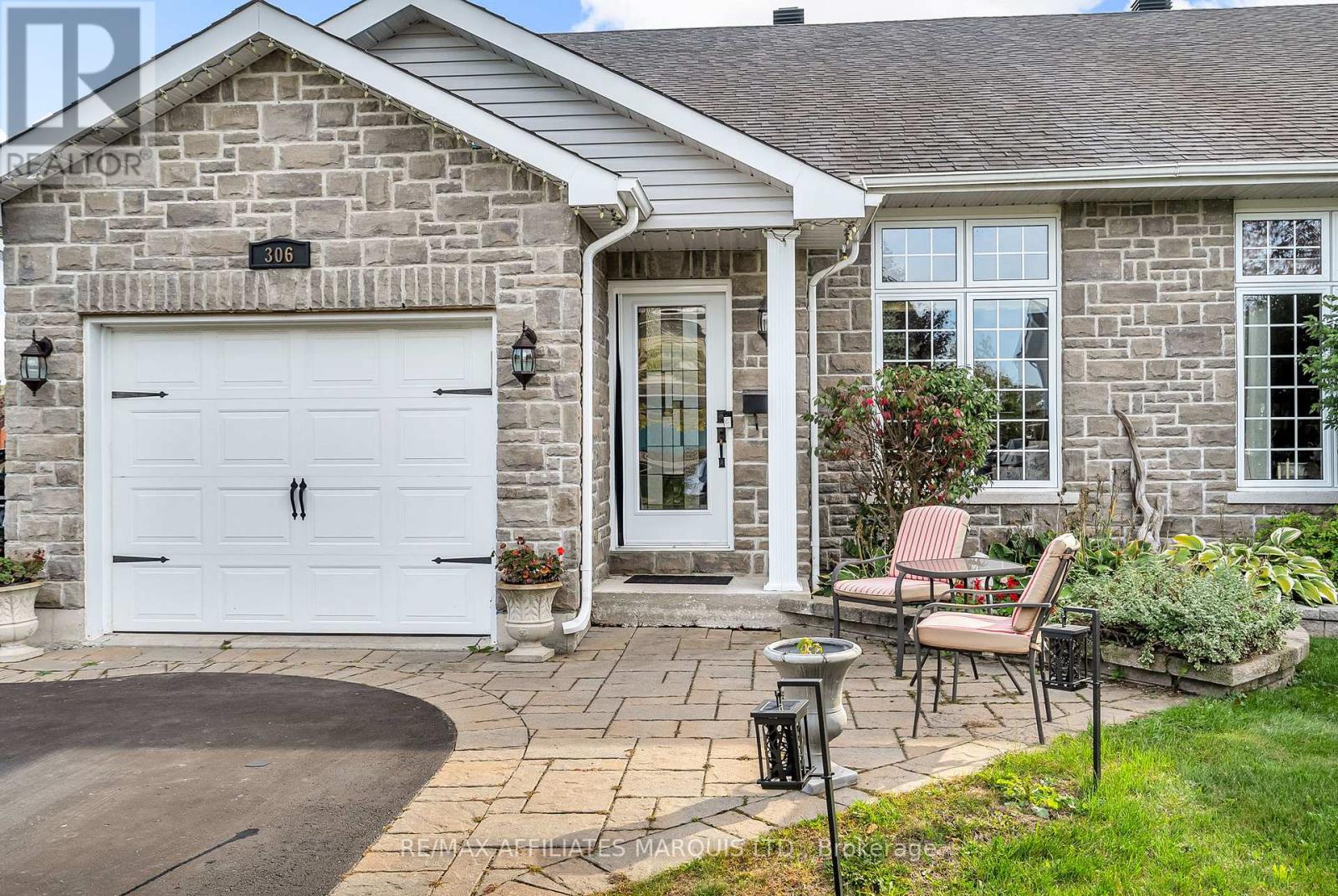306 Ellen Avenue, Cornwall, Ontario  K6J 0A2 - Photo 2 - X12447887
