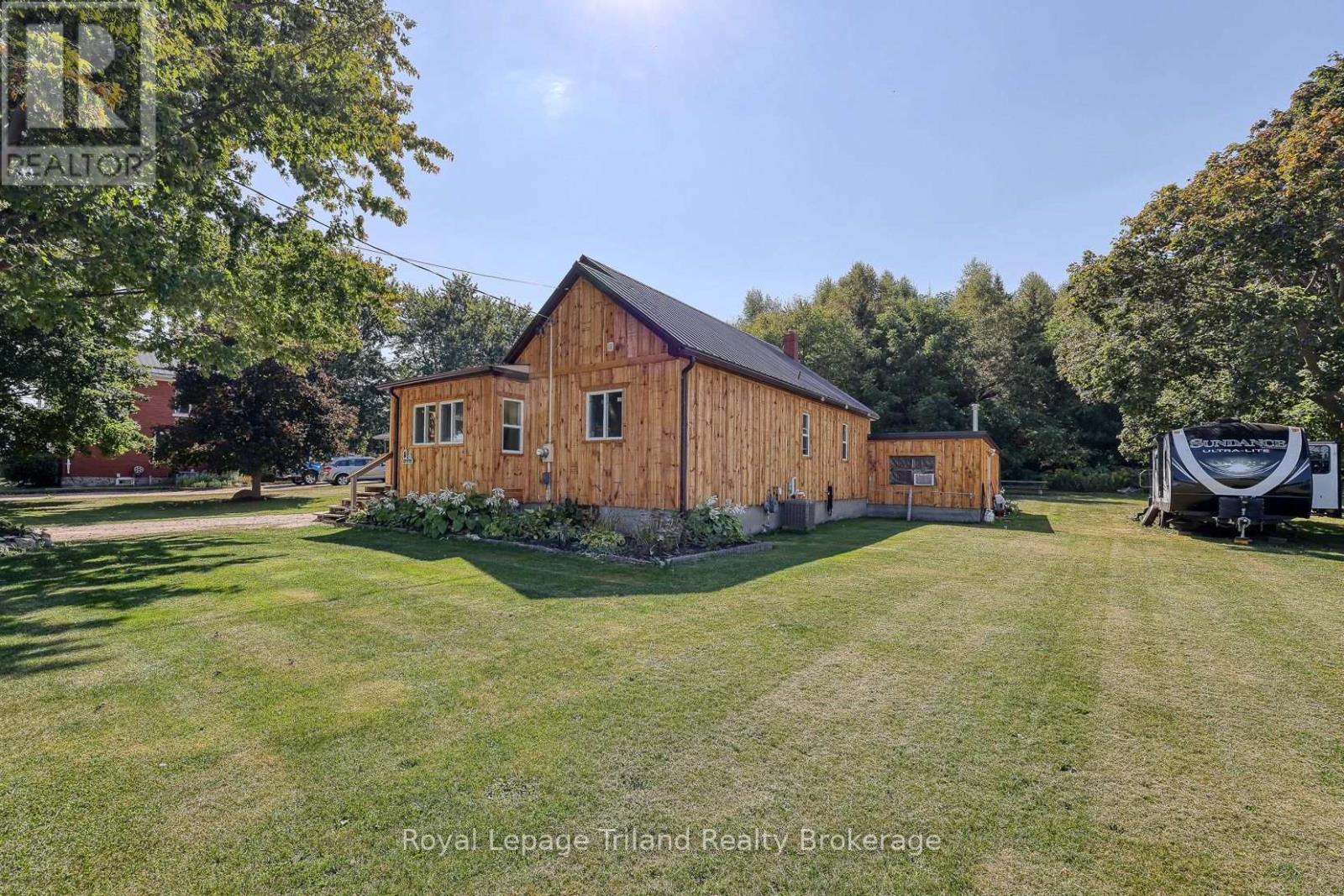 32 Baird Street N, Blandford-Blenheim, Ontario  N0J 1B0 - Photo 6 - X12398409