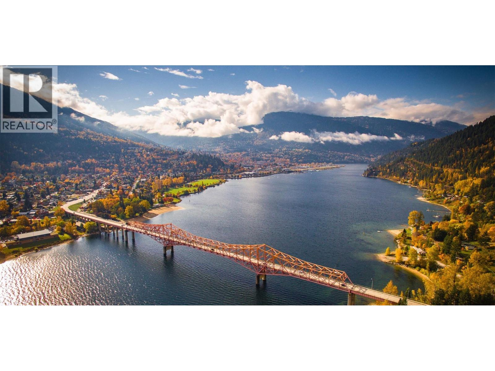 593b Baker Street, Nelson, British Columbia  V1L 4H9 - Photo 2 - 10364983