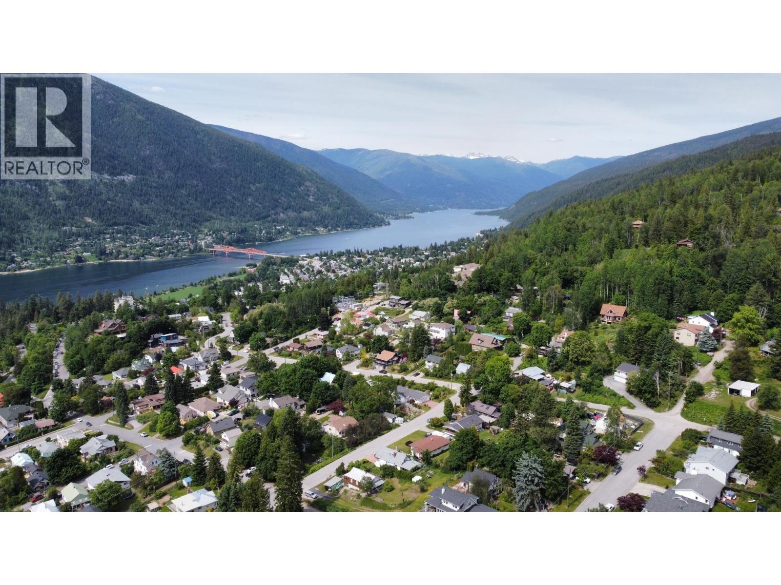 593b Baker Street, Nelson, British Columbia  V1L 4H9 - Photo 5 - 10364983