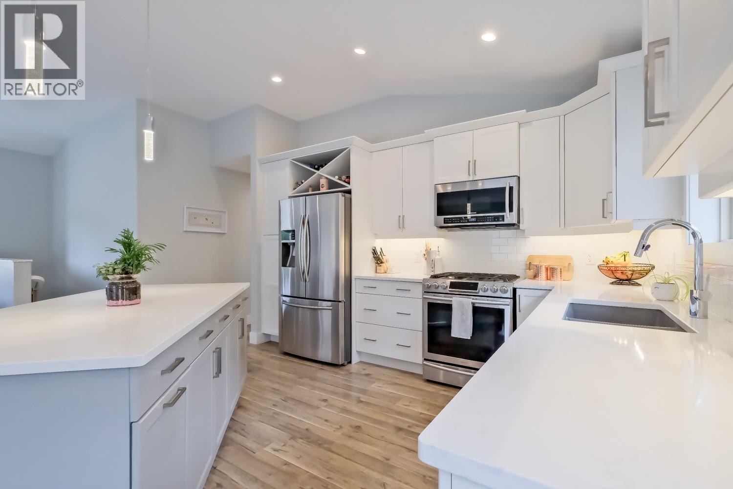 2582 Paramount Drive, West Kelowna, British Columbia  V4T 3H5 - Photo 5 - 10365161